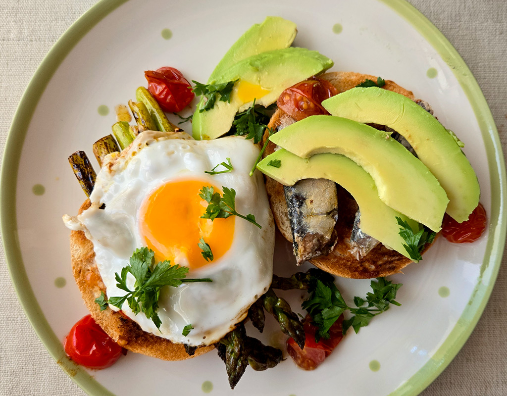 Sardine, Asparagus and Avocado Bagel