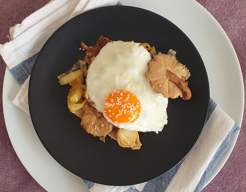 Shiitake Mushrooms with Eggs