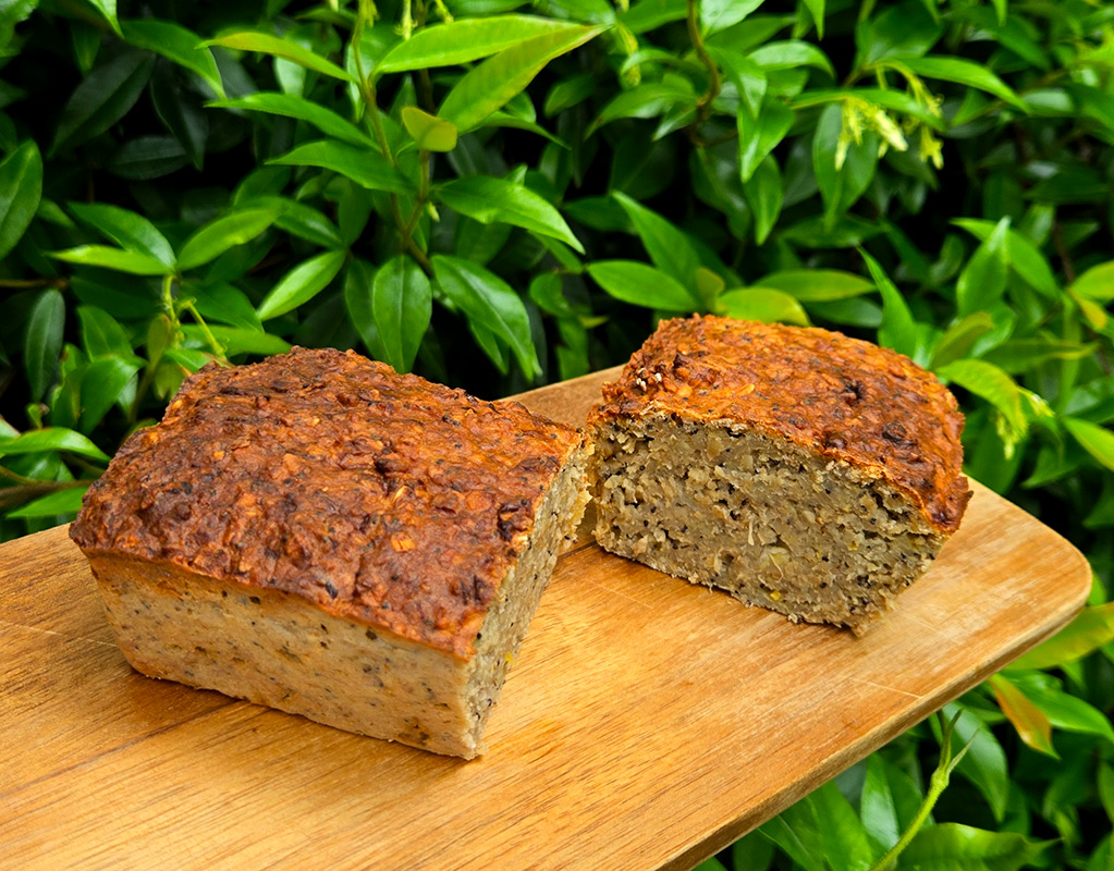 Lemon and Poppy Seed Banana Cake