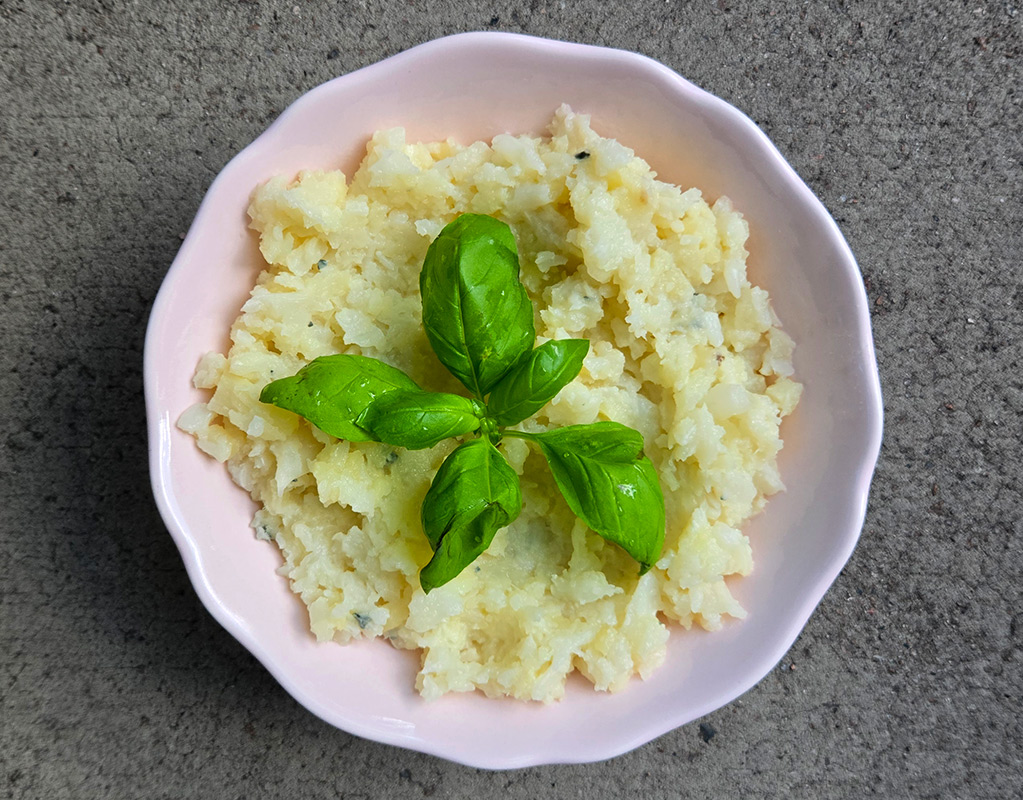 Cauliflower and Parsnip Cheese Mash