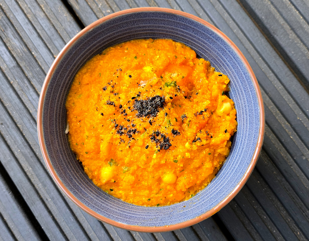 Curried Carrot and Chickpea Soup