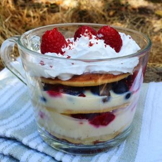 Use up your leftovers for these Pancake Berry Trifle - so easy to make!!! Recipe  on cooktogether.com (we made it with glutenfree pancakes and plant-based custard and whipped cream) 😋 👌 😍  #vegantrifle #vegandessert #pancakes🥞 #trifle #easydessert #pancakesunday #glutenfreepancake  #recipeoftheday #triflerecipe  #usingupleftovers #sundaypudding #instapancake #foodforsoul #foodpicdaily #glutenfreedessert