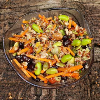 Superfood salad, made with quinoa, edamame beans, nuts&seeds, carrot, black beans and a soy&sesame dressing. So wholesome  and sooo yummy 😋 😍  recipe on cooktogether.com (see bio)  #wholesomefood #recipeoftheday #vegansalad #healthysalad #edamame #quiona #beansalad #instafood #easyhealthymeals #healthyveganrecipe #tastyvegan #delicous #healthysalad #healthyrecipes #yummyandhealthy #wholefoodplantbased #plantbased #superfoods